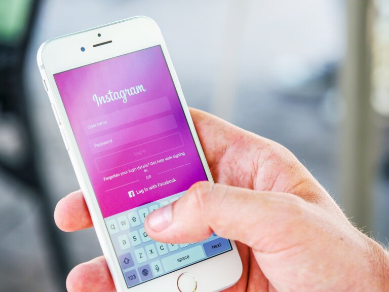 hand holding instagram on a smartphone