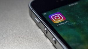 Como adicionar várias fotos nos stories do Instagram? (passo a passo)